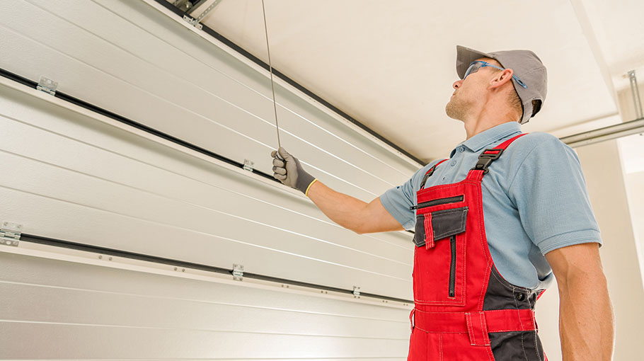 Garage gates maintenance